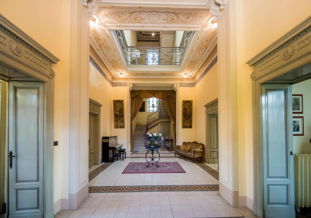 Villa Confalonieri マンデッロ・デル・ラーリオ 部屋 写真